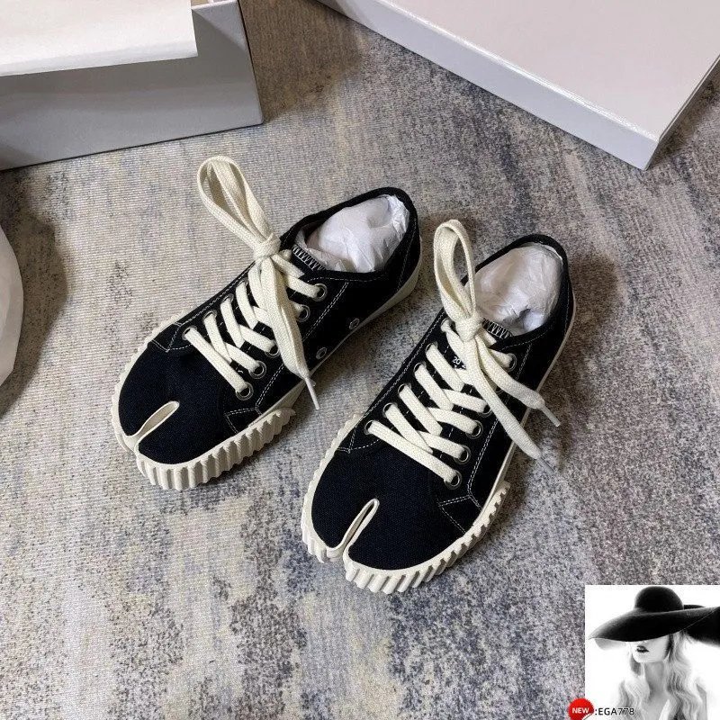 Tire Tread Tabi Canvas Shoe photo 6