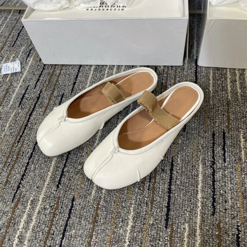 Sheepskin Mary Jane Tabi Slipper photo 2
