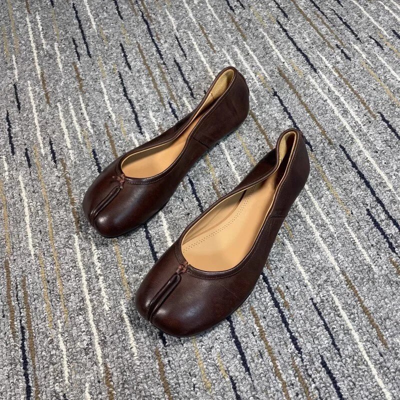 Washed Leather Split-Toe Ballet Flat photo 2