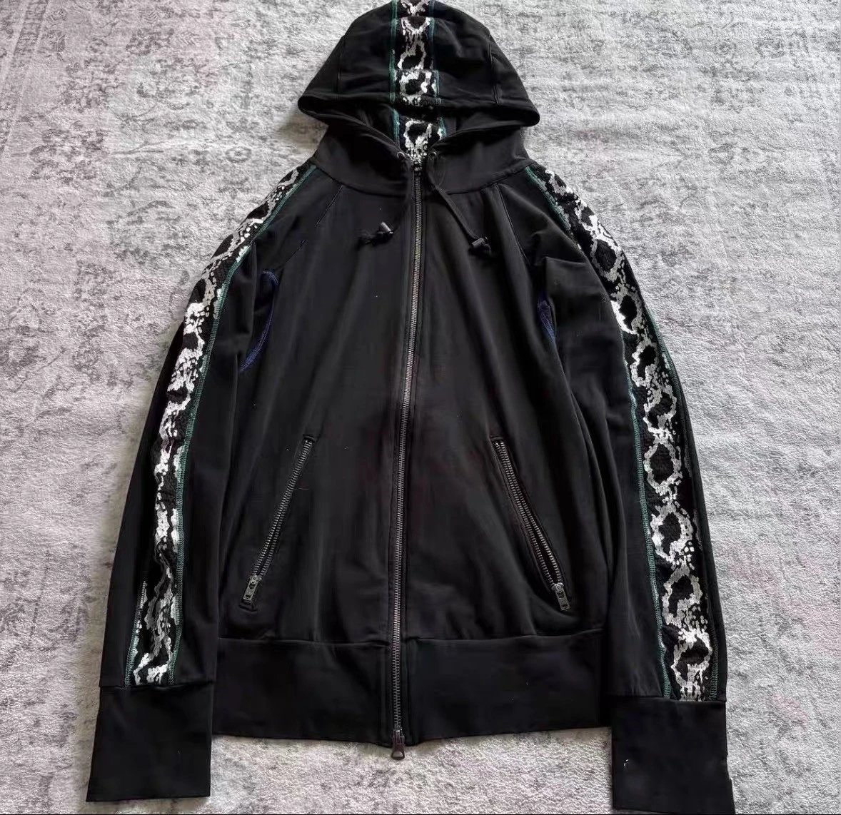 L.G.B Snake Pattern Hoodie photo 7