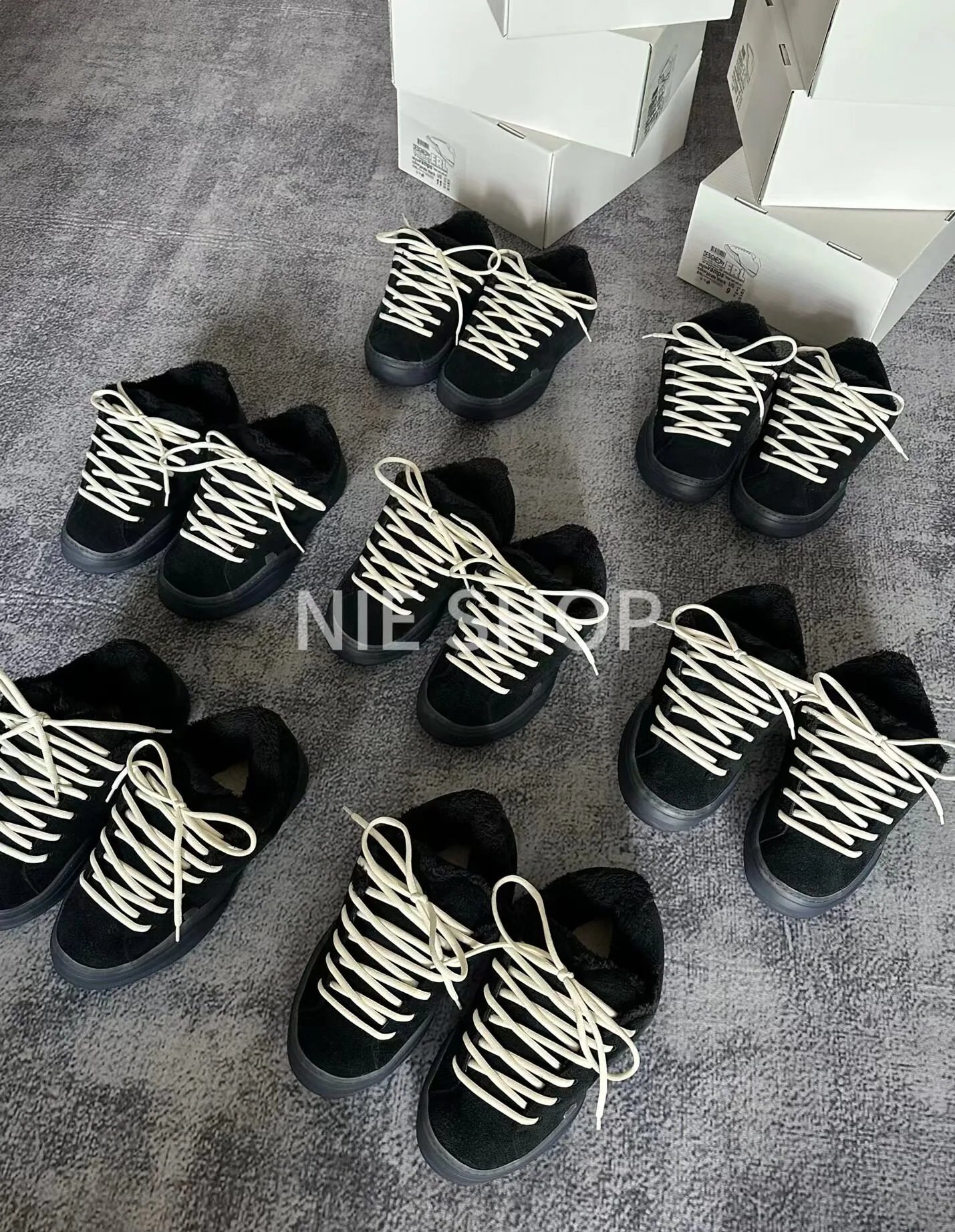 NIE ERL Bread Shoe