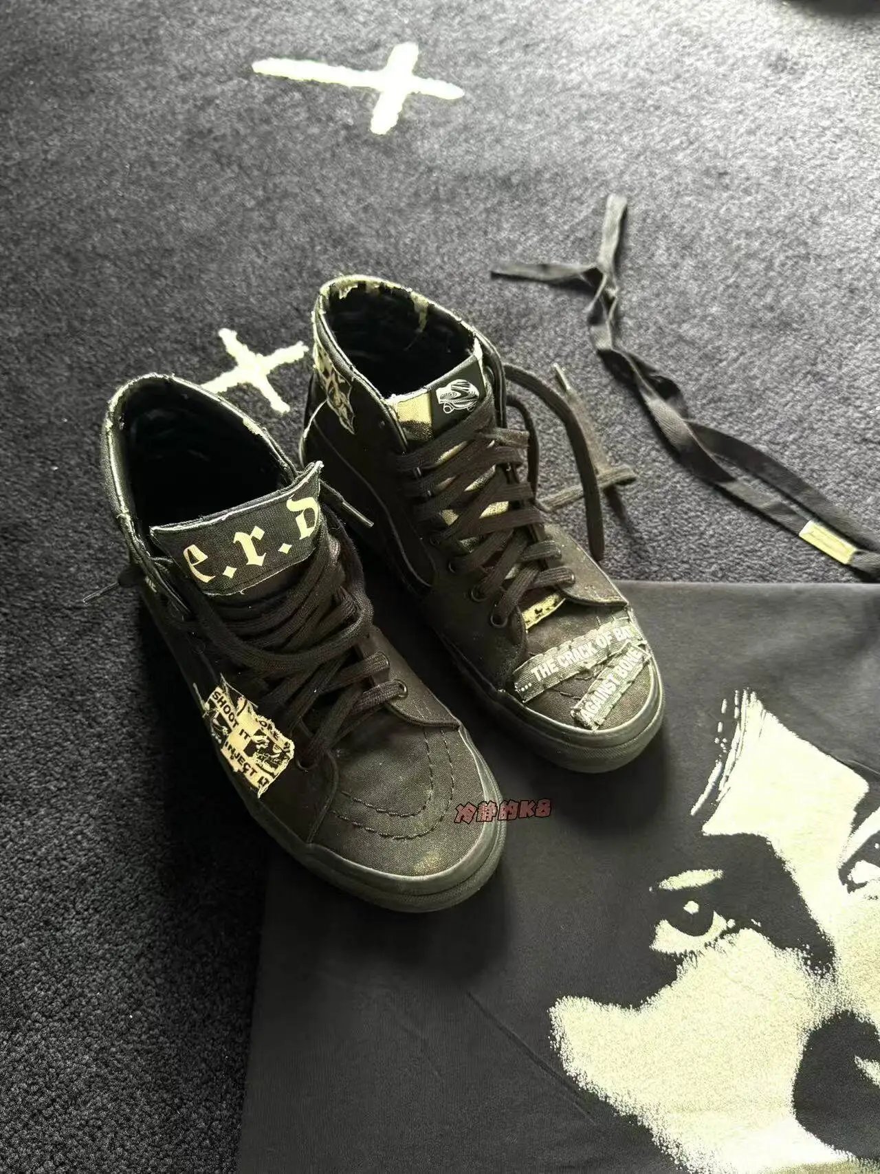 ERD Collaboration Melancholy Canvas Shoe photo 5