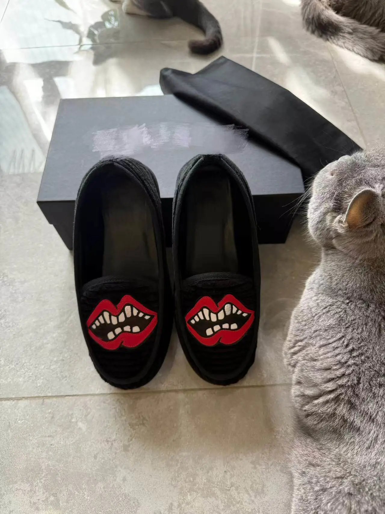 MRLEE Corduroy Loafer Slipper Red Lips photo 2