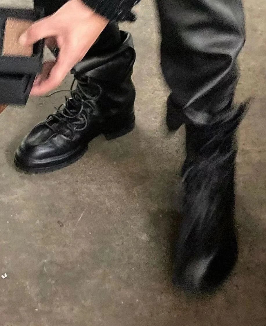 424onFairfax Dark Brown Wrinkled Leather Martens Boot photo 4