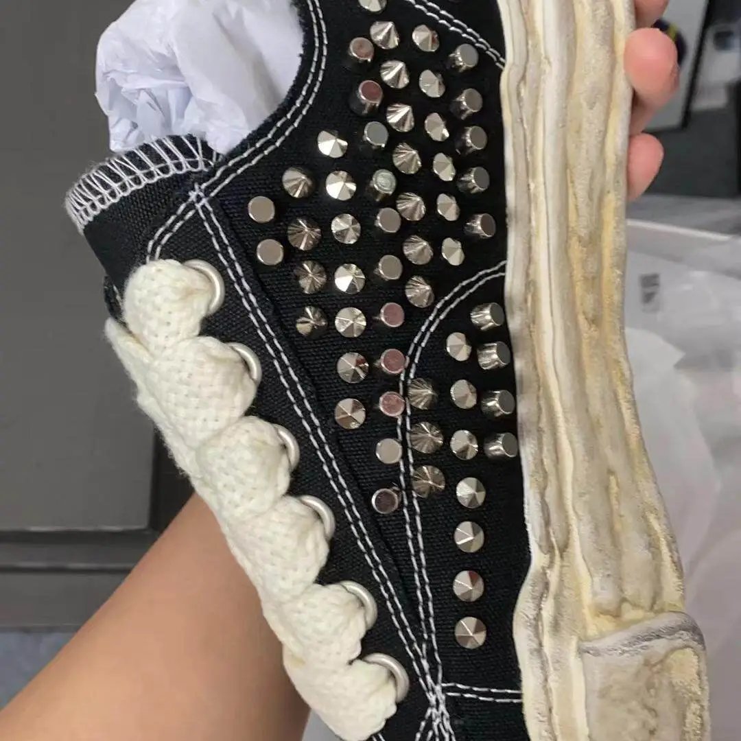 Mihara Mmy Distressed Sneakers