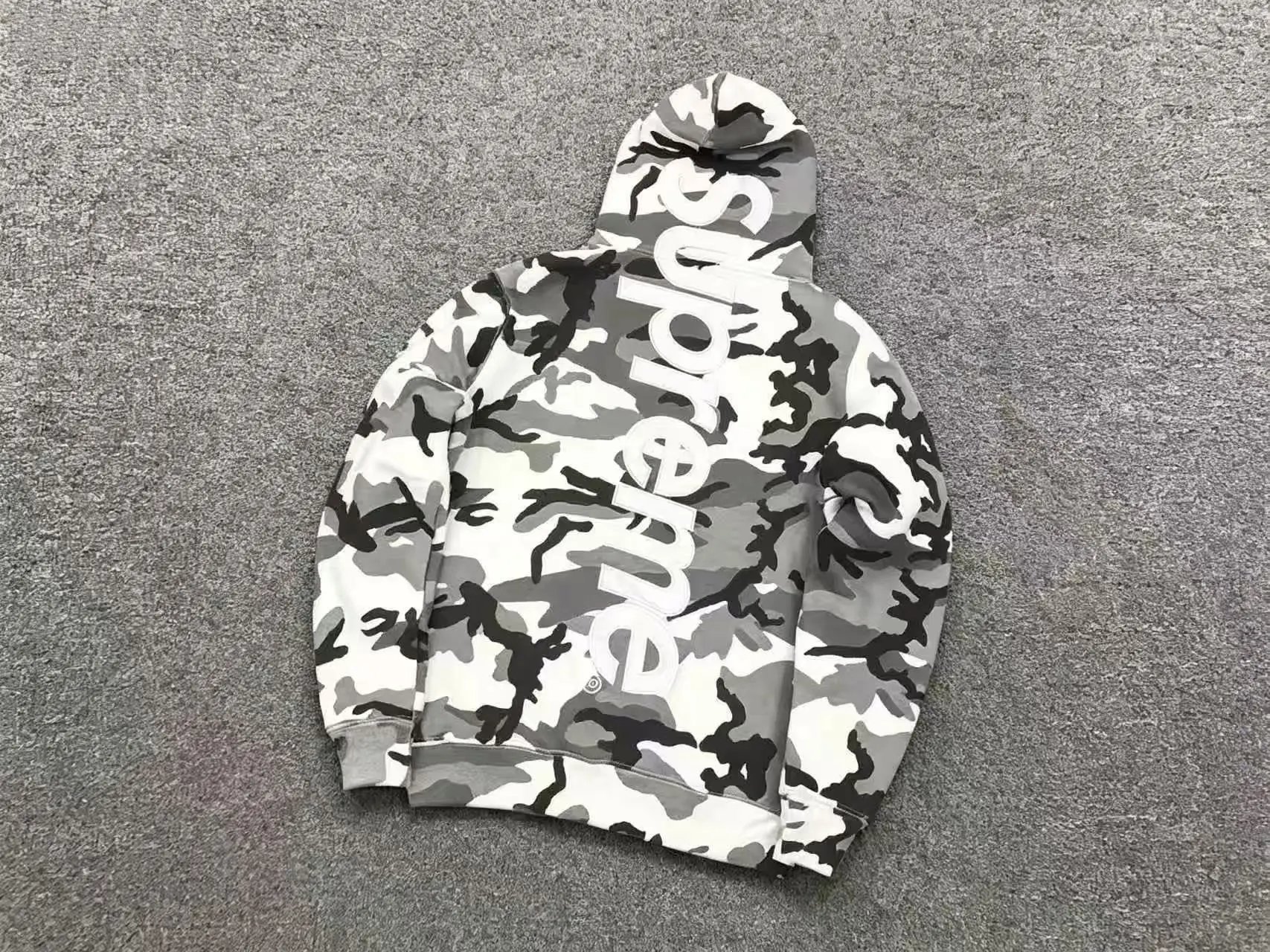 E550 Classic Big Logo Hoodie in Bull Color