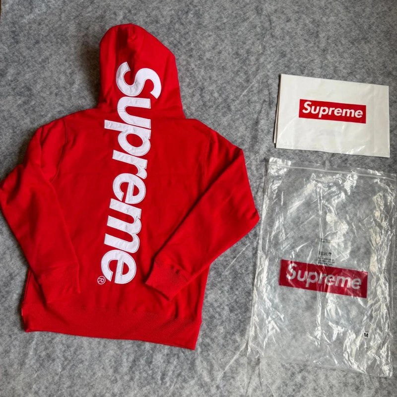 E550 # Classic Big Logo Hoodie in Red