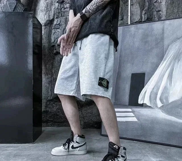 Stone Island Shorts Cargo product detail image 3