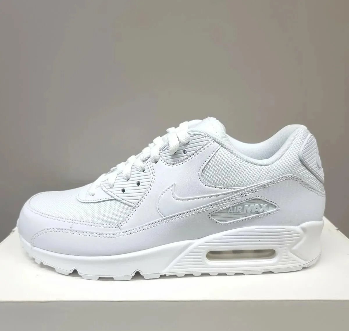 Nike Sneakers Air Max 90 — White mesh surface
