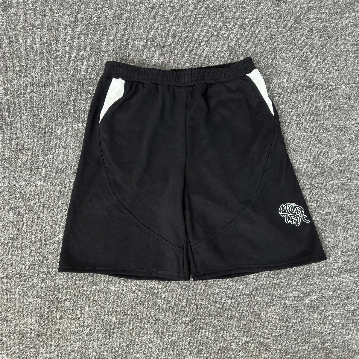 P070 Black & White