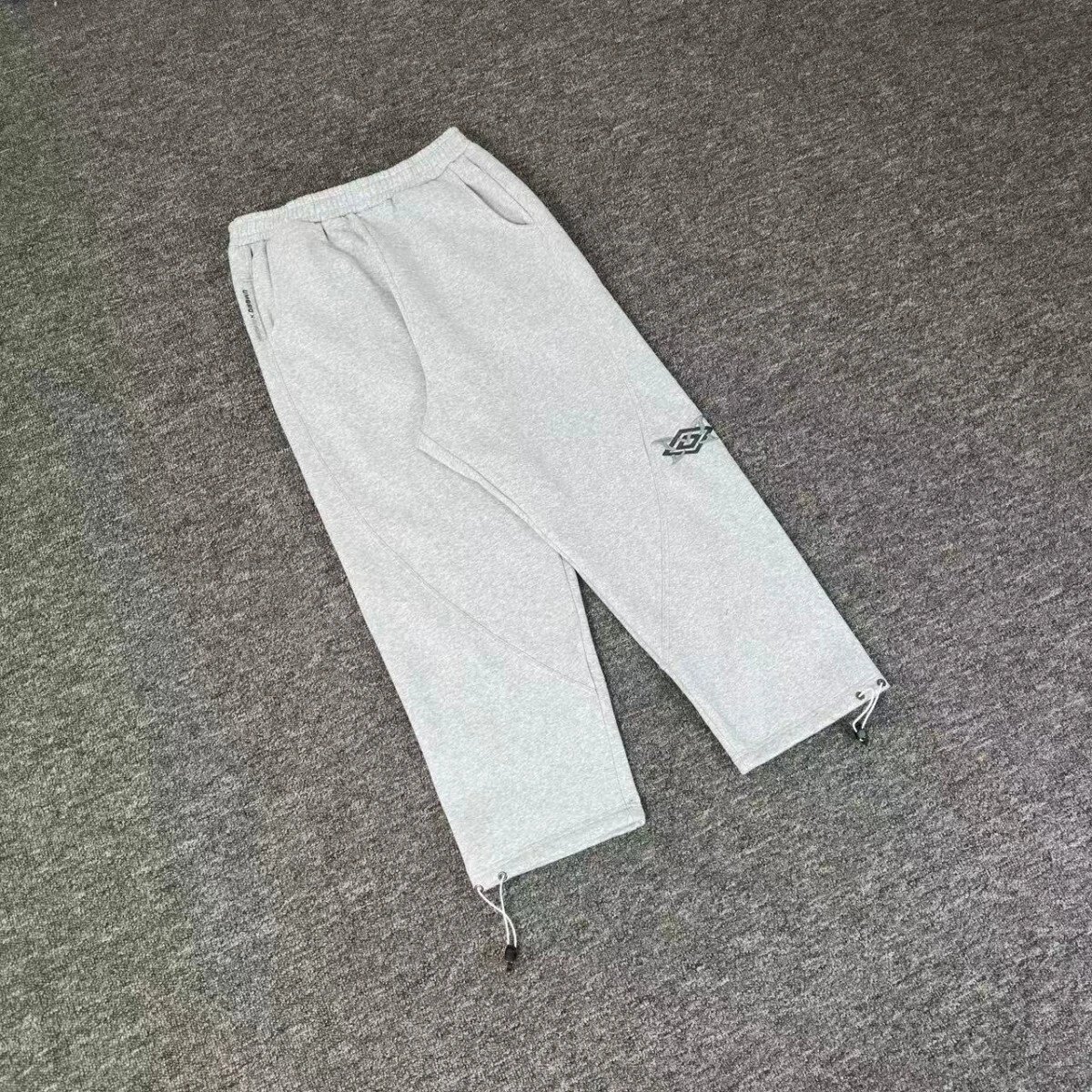 Design Embroidered Logo Track Pants Black Sweatpants - 12