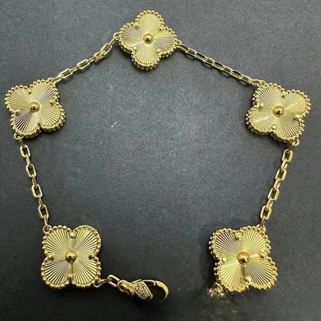 Unbranded Jewelry Five Clover Station Chain Bracelet product detail image 14