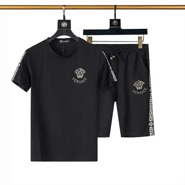 Louis Vuitton Matching Sets Short-sleeve T-shirt and drawstring shorts set with monogram print product detail image 20