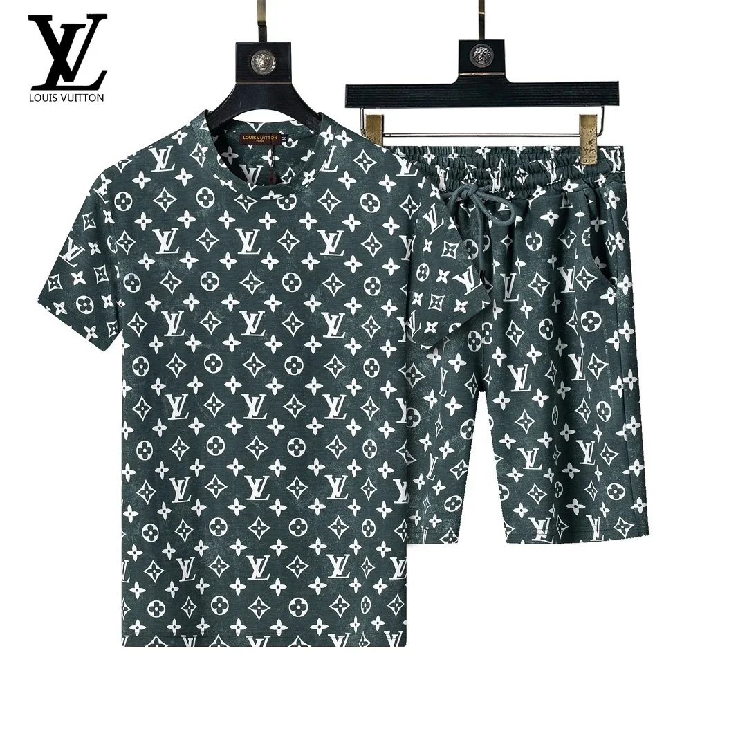 Versace Medusa Logo Black Casual Set with Greek Key Trim T-Shirt and Shorts - 33