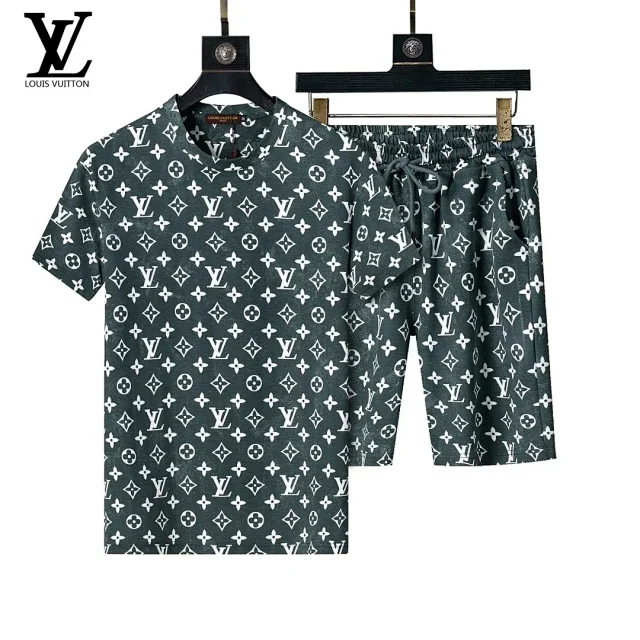 Louis Vuitton Matching Sets Short-sleeve T-shirt and drawstring shorts set with monogram print product detail image 32