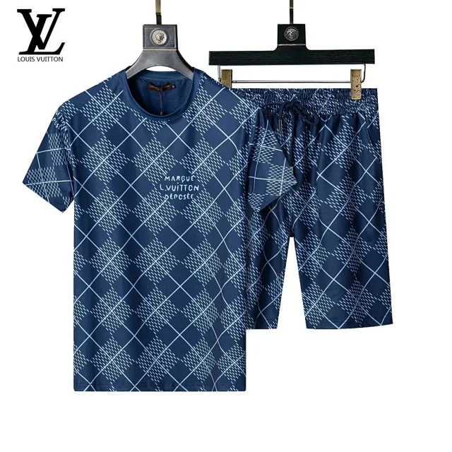 Louis Vuitton Matching Sets Short-sleeve T-shirt and drawstring shorts set with monogram print product detail image 27