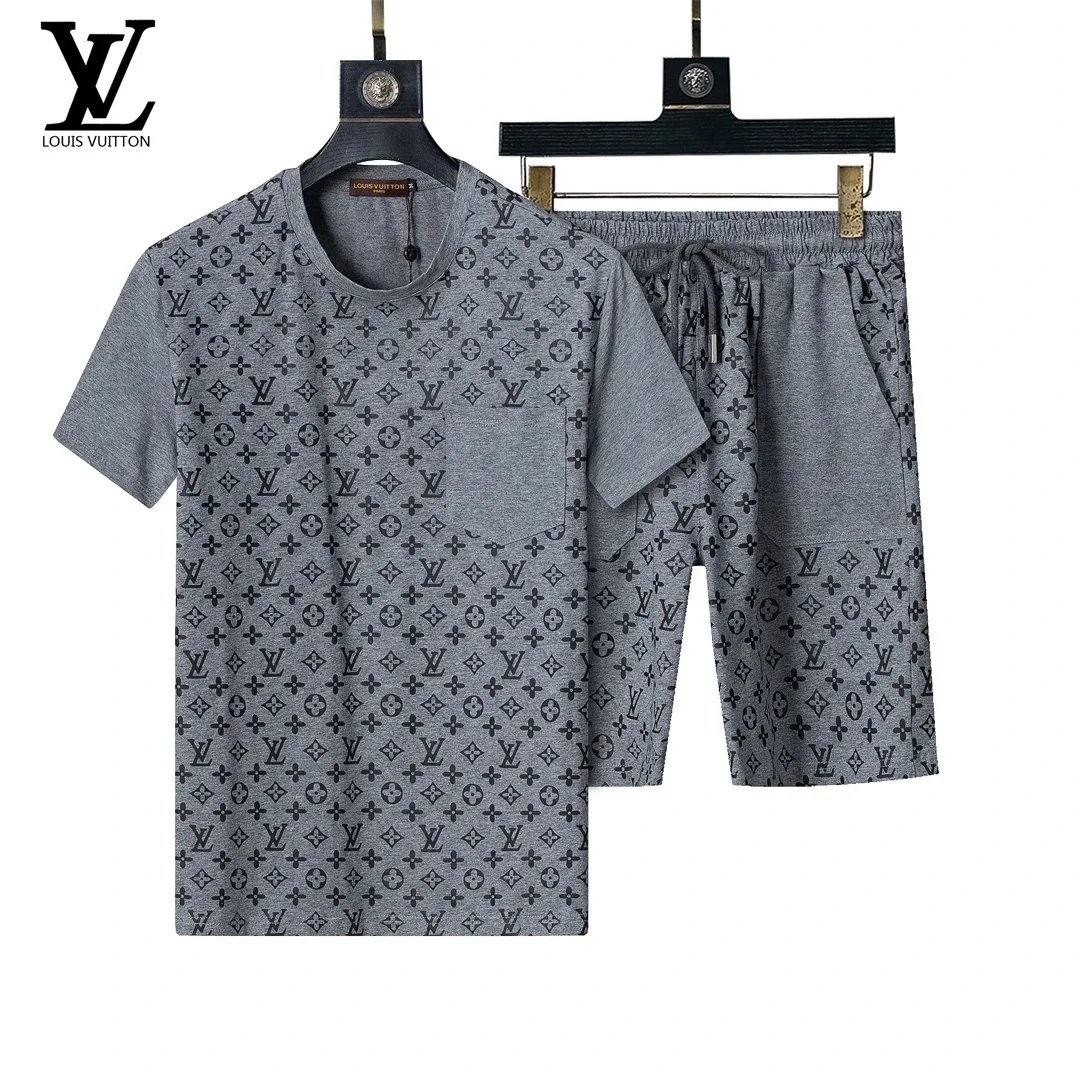 Versace Medusa Logo Black Casual Set with Greek Key Trim T-Shirt and Shorts - 27