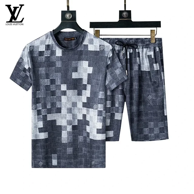 Louis Vuitton Matching Sets Short-sleeve T-shirt and drawstring shorts set with monogram print product detail image 29