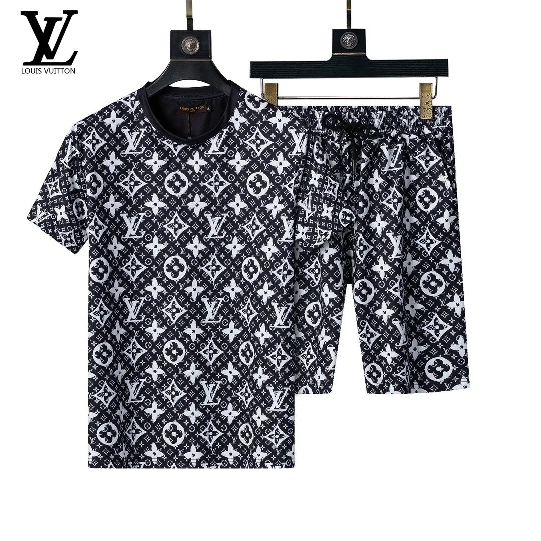 Versace Medusa Logo Black Casual Set with Greek Key Trim T-Shirt and Shorts - 23