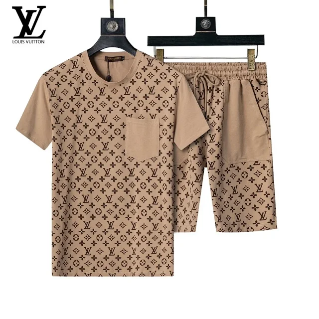 Louis Vuitton Matching Sets Short-sleeve T-shirt and drawstring shorts set with monogram print product detail image 30