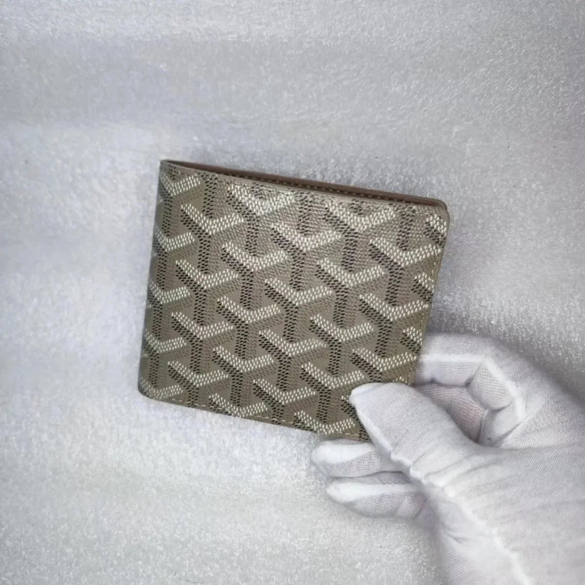 Goyard Wallets & Card Holders Chevron-pattern holder — 20