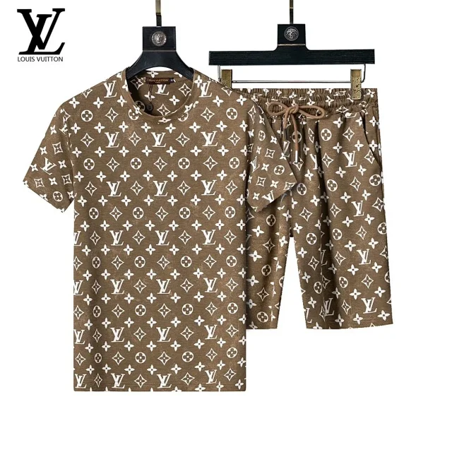 Louis Vuitton Matching Sets Short-sleeve T-shirt and drawstring shorts set with monogram print product detail image 31