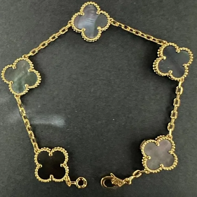 Unbranded Jewelry Five-Motif Clover Chain Bracelet product detail image 14