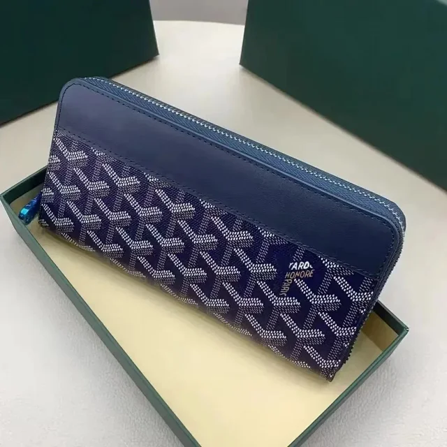 Goyard Wallets & Card Holders Chevron-pattern holder product detail image 13