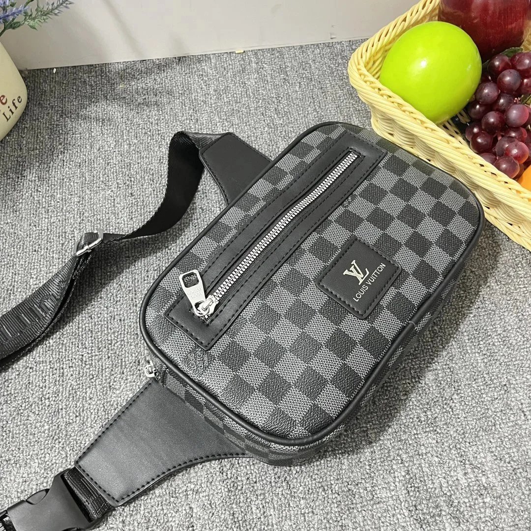 Louis Vuitton Multiple bag styles — 15
