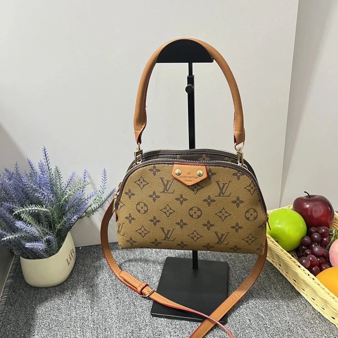 Louis Vuitton Multiple bag styles image 11