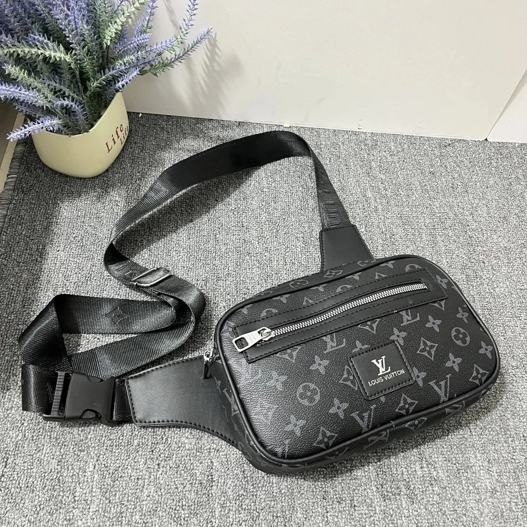 Louis Vuitton Multiple bag styles — 12