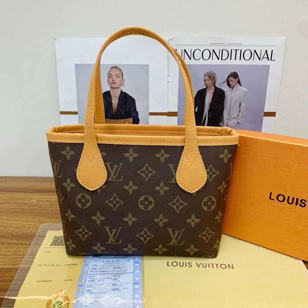 Louis Vuitton Multiple bag styles — 31