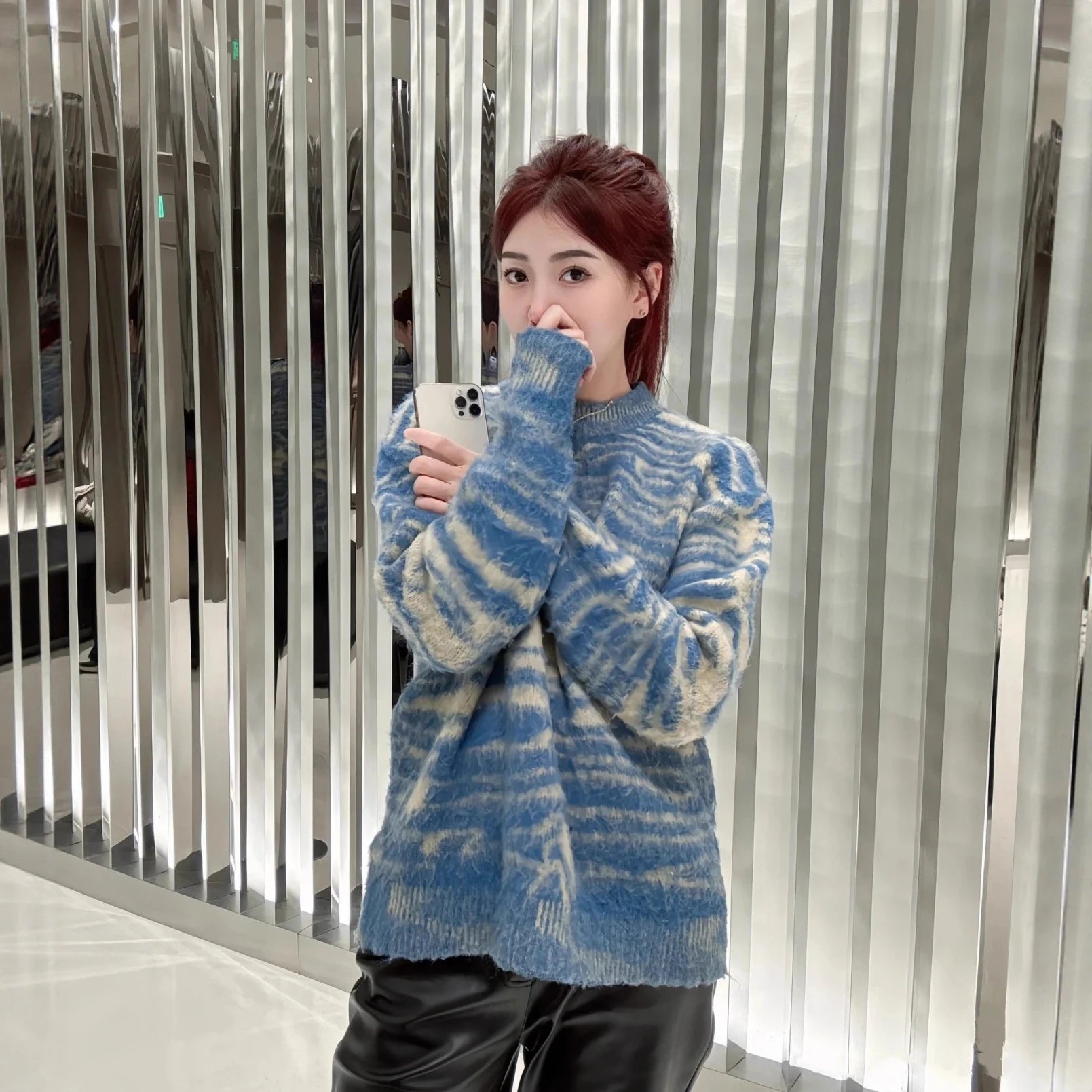 Loose water ripple sea horse fur round neck knitted sweater, casual and lazy style sweater