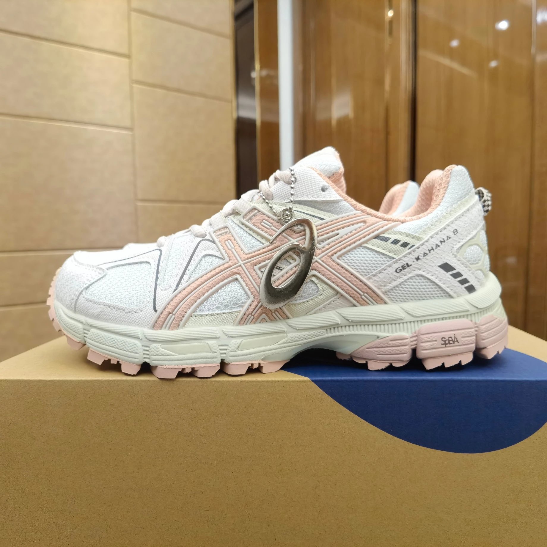 Asics Gel-Kahana 8 Sneakers [2