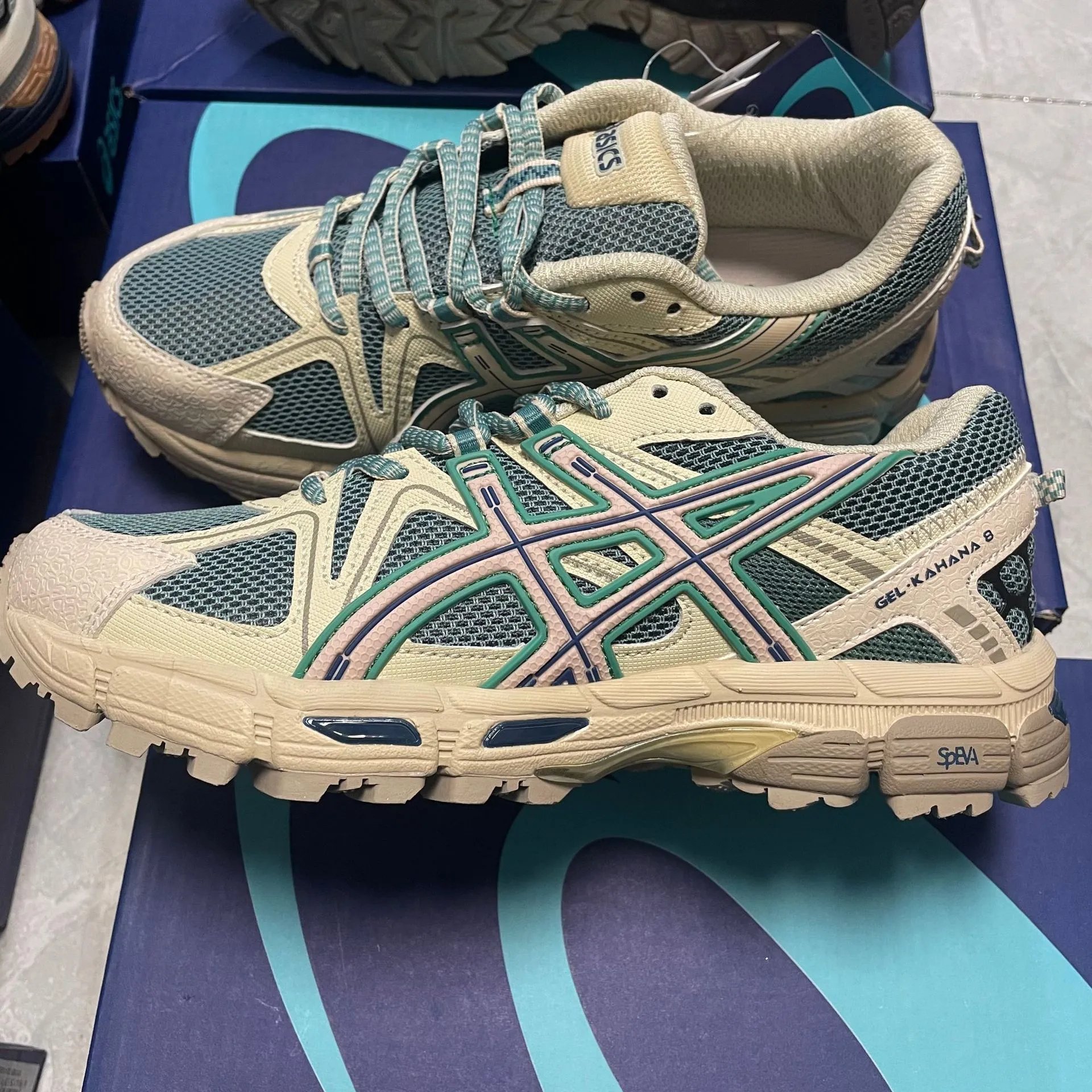 ASICS Sneakers GEL-KAHANA 8 — 1011B109-300 khaki blue k8
