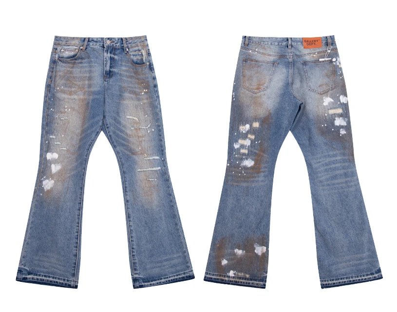 Gallery Dept. Jeans Flared with distressed and patchwork designs — 671 washed blue