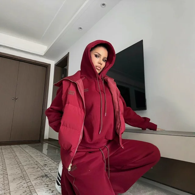 Miu Matching Sets Three-piece puffer vest, hoodie and trousers set product detail image 10