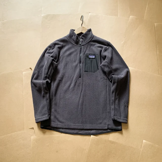 Patagonia Hoodies & Sweatshirts Quarter-Zip Fleece Pullover with Chest Pocket product detail image 3