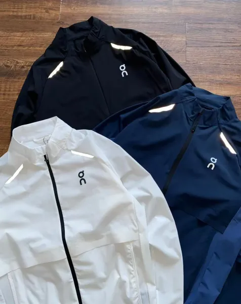 On Running Windbreaker White Jacket - 15