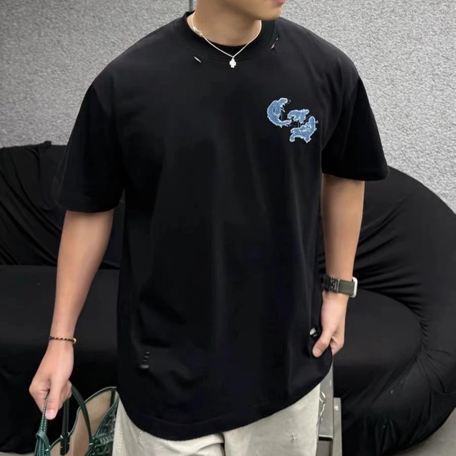 Casual men's and women's short sleeved T-shirt