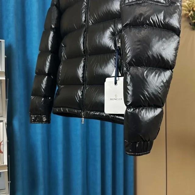 Moncler Down Jackets Short shiny hooded puffer jacket product detail image 8