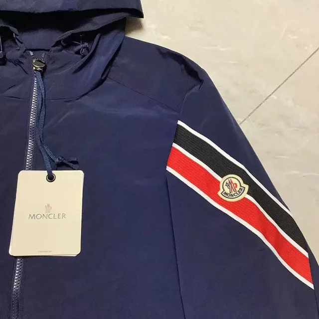Moncler Jackets Hooded zip-front jacket with tricolor sleeve stripe product detail image 5