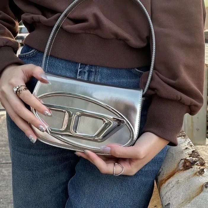 Unbranded Shoulder Bags Oval cutout-emblem bag image 5