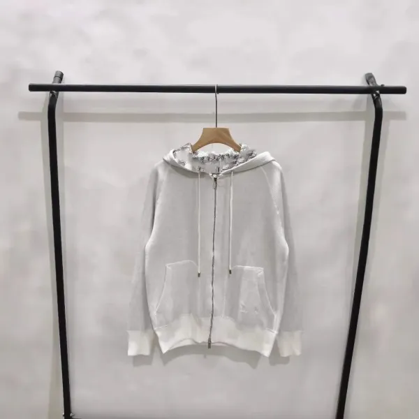 Design Oversized Zip-Up Hoodie in Light Gray with Contrast Trim - 4