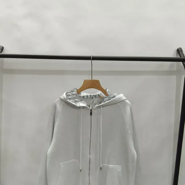 Design Oversized Zip-Up Hoodie in Light Gray with Contrast Trim - 3