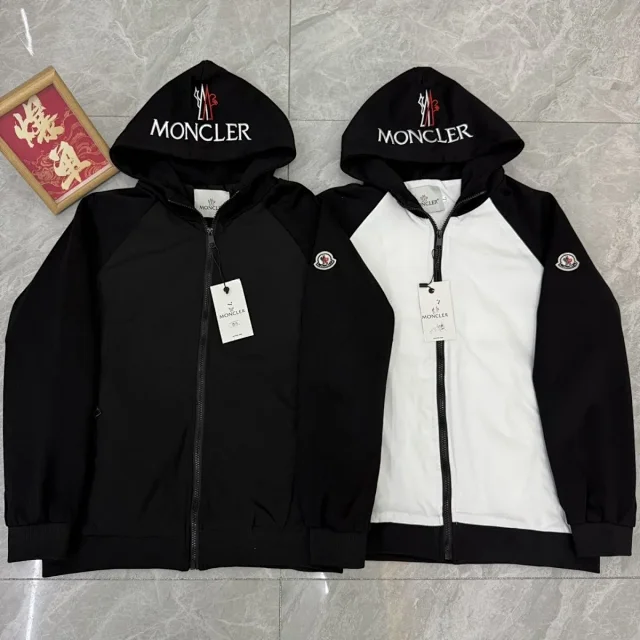 Moncler Jackets Hooded zip-up jacket with raglan sleeves and embroidered logo product detail image 2