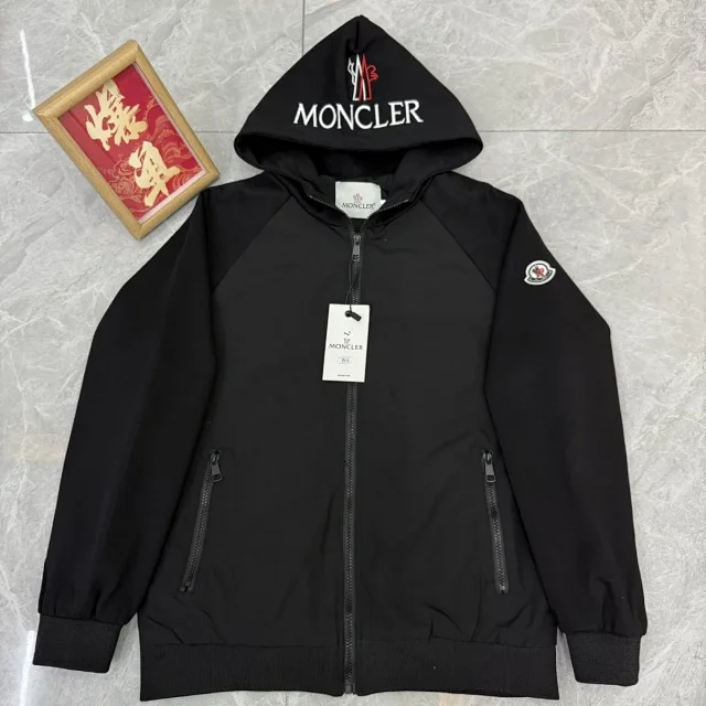 Moncler Jackets Hooded zip-up jacket with raglan sleeves and embroidered logo product detail image 8