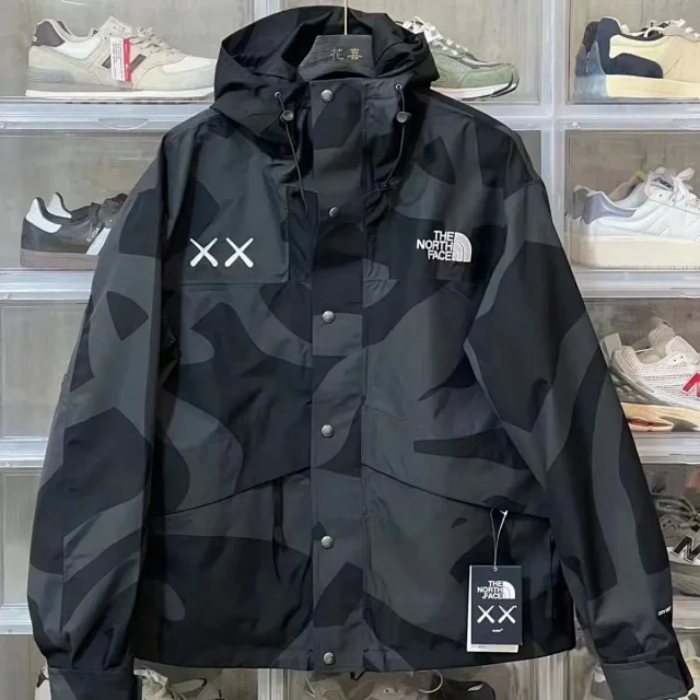 The North Face Jackets Hooded camouflage jacket with double-X graphic product detail image 2