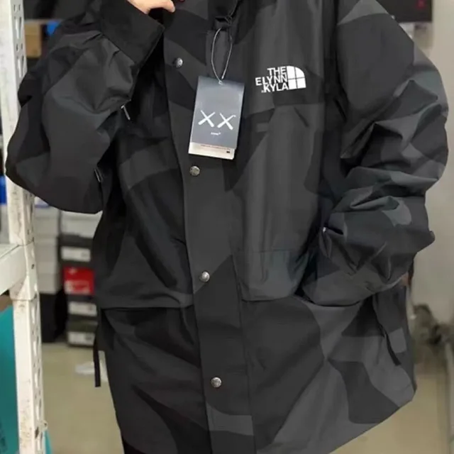 The North Face Jackets Hooded camouflage jacket with double-X graphic product detail image 8