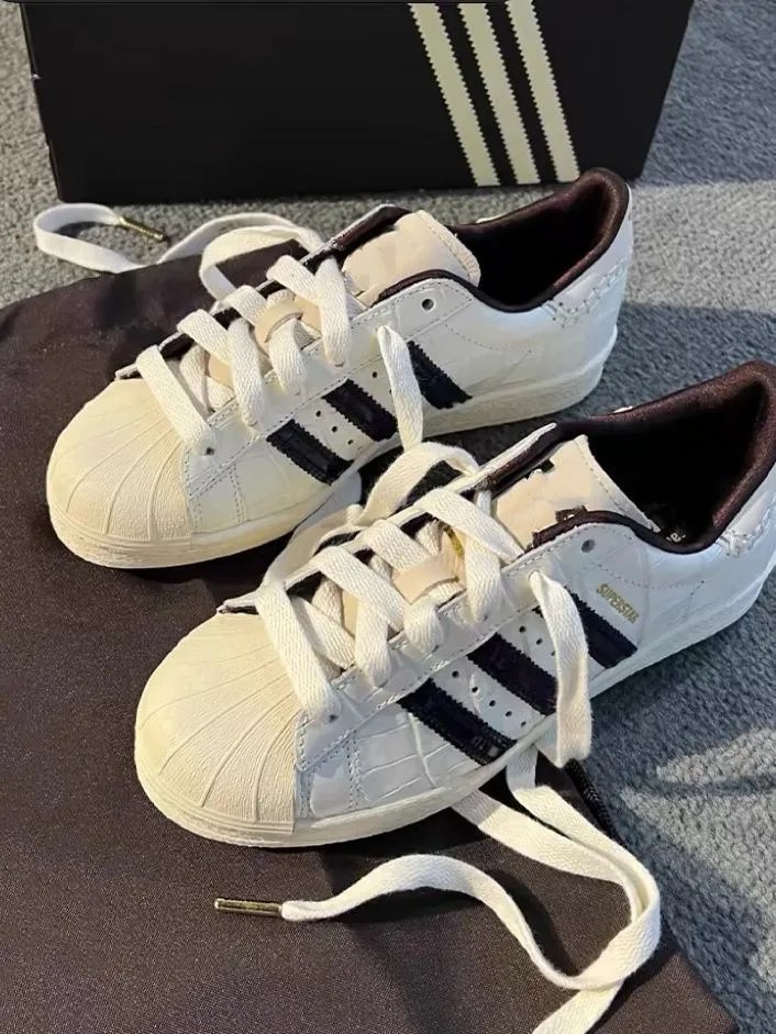 Adidas Low-Top Versatile Casual Sports Board Shoes with Laces